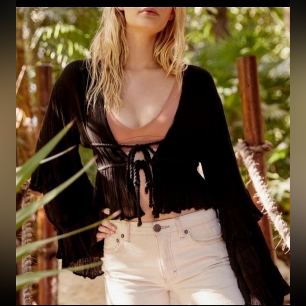 ISO ISO Free people x Jen’s Pirate Booty Island Top in white!